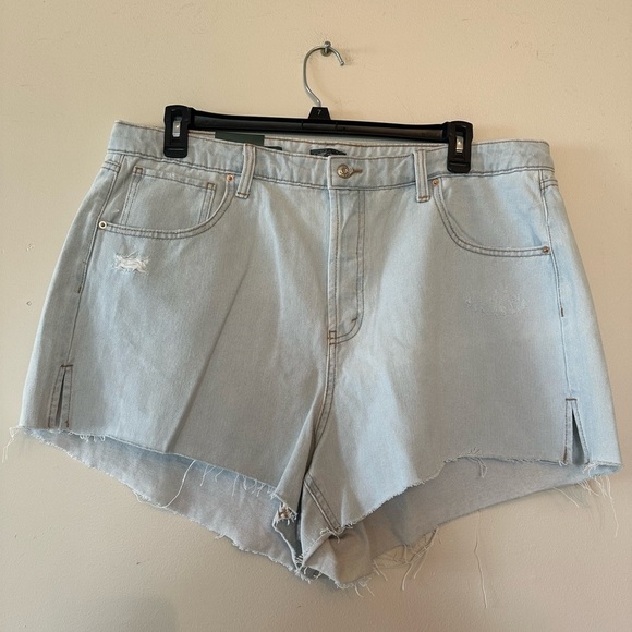 Women Super High Rise Cut Off Jean Shorts - Wild Fable - Light Wash Size 17 NWT - Picture 2 of 4